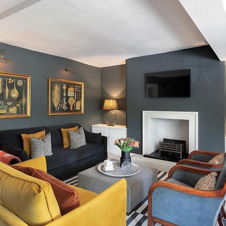 Central Apartment With Private Parking Bath Buitenkant foto