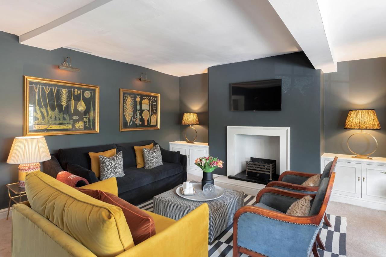 Central Apartment With Private Parking Bath Buitenkant foto