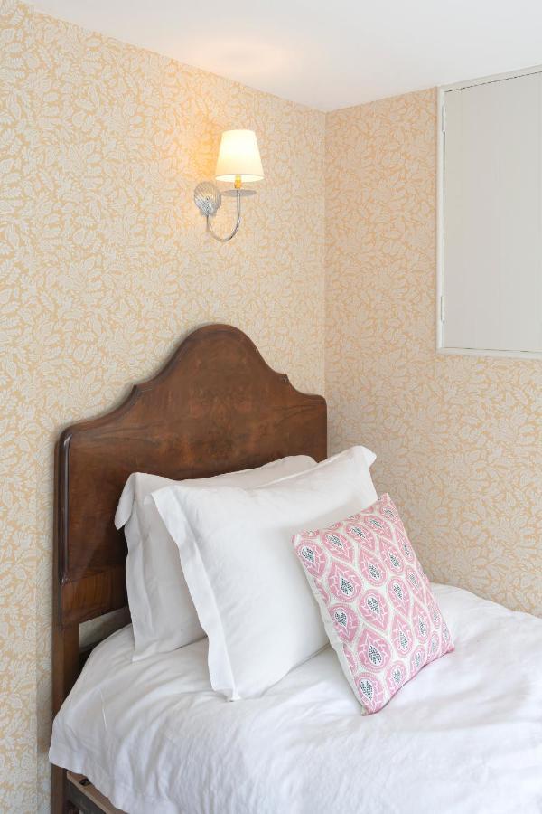Central Apartment With Private Parking Bath Buitenkant foto