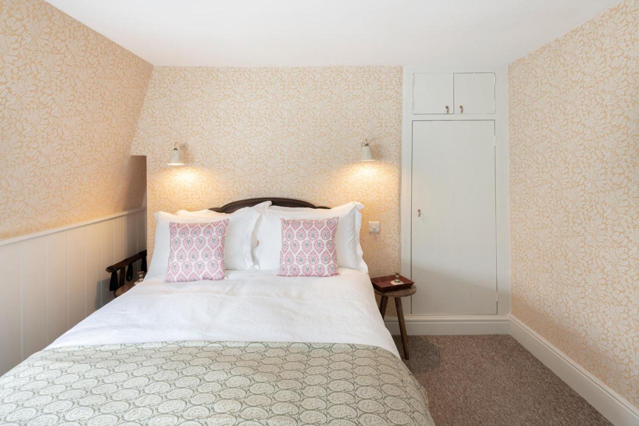 Central Apartment With Private Parking Bath Buitenkant foto