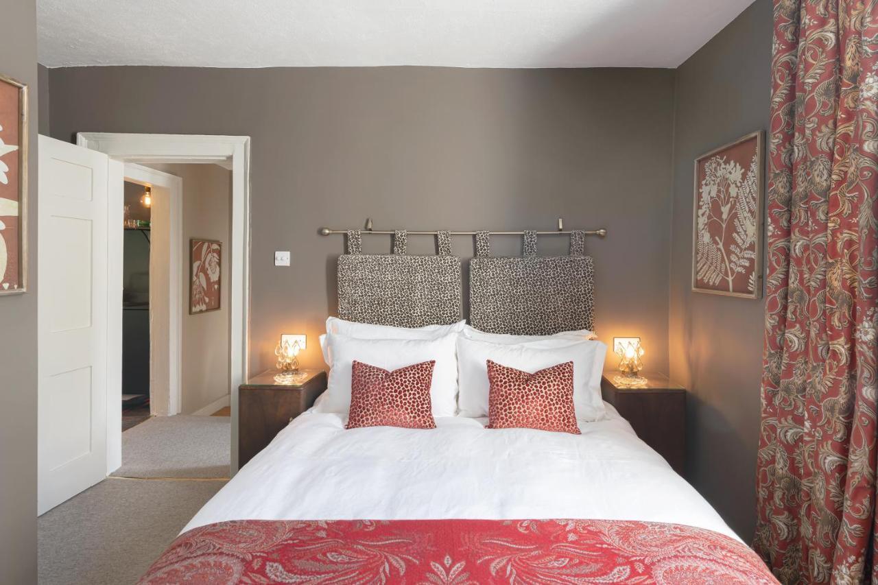 Central Apartment With Private Parking Bath Buitenkant foto